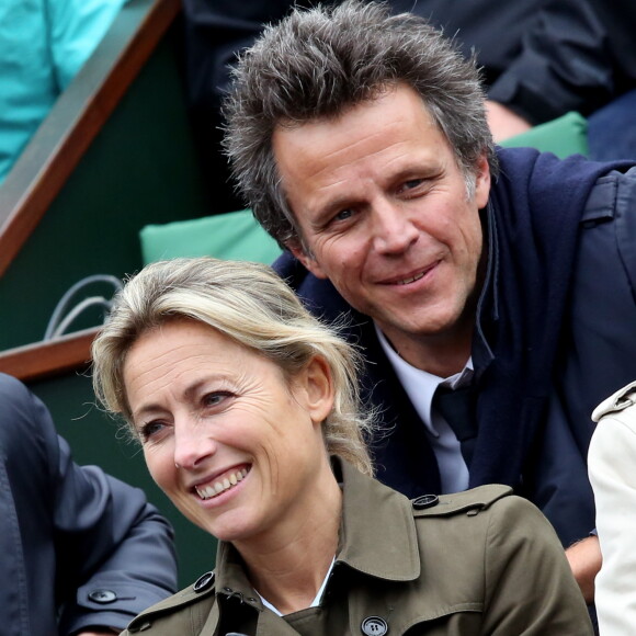 Anne-Sophie Lapix et son mari Arthur Sadoun - People dans les tribunes des internationaux de France de Roland Garros à Paris le 3 juin 2016. © Dominique Jacovides / Bestimage