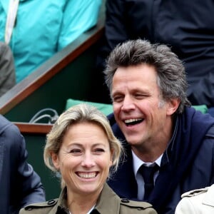 Anne-Sophie Lapix et son mari Arthur Sadoun - People dans les tribunes des internationaux de France de Roland Garros à Paris le 3 juin 2016. © Dominique Jacovides / Bestimage