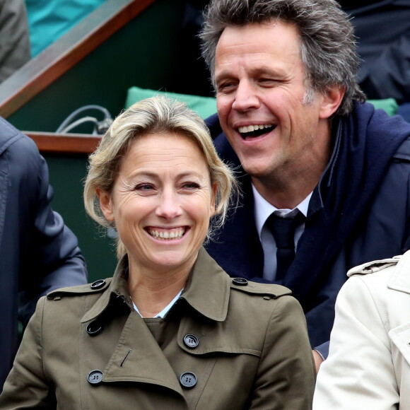 Anne-Sophie Lapix et son mari Arthur Sadoun - People dans les tribunes des internationaux de France de Roland Garros à Paris le 3 juin 2016. © Dominique Jacovides / Bestimage