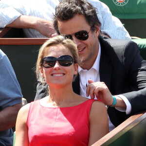 ANNE SOPHIE LAPIX ET SON MARI ARTHUR SADOUN - PEOPLE A LA SEPTIEME JOURNEE DES INTERNATIONAUX DE FRANCE DE TENNIS DE ROLAND GARROS 2011