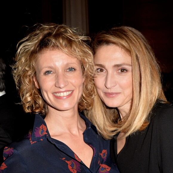 Alexandra Lamy et Julie Gayet lors du cocktail de la 24e cérémonie des "Trophées du Film Français" au Palais Brongniart à Paris, le 02 février 2017. © Ramsamy Veeren/Bestimage