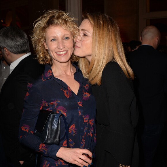 Alexandra Lamy et Julie Gayet lors du cocktail de la 24e cérémonie des "Trophées du Film Français" au Palais Brongniart à Paris, le 02 février 2017. © Ramsamy Veeren/Bestimage