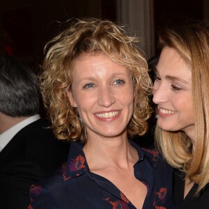 Alexandra Lamy et Julie Gayet lors du cocktail de la 24e cérémonie des "Trophées du Film Français" au Palais Brongniart à Paris, le 02 février 2017. © Ramsamy Veeren/Bestimage