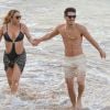 Exclusif -  Mariah Carey et son nouveau compagnon le chorégraphe Bryan Tanaka s'embrassent et s'amusent sur la plage à Hawaii, le 28 novembre 2016