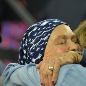 Gisele Bündchen avec Galynn Brady, la mère de Tom, lors de la finale du Super Bowl au NRG Stadium, Houston TX, le 5 février 2017.