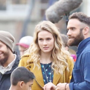 Exclusif - Joshua Sasse et Tori Anderson sur le tournage de 'No Tomorrow' à Vancouver, le 8 novembre 2016