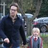 Exclusif - Jamie Oliver est venu chercher son fils Buddy Bear Maurice à l'école à Londres le 9 décembre 2016