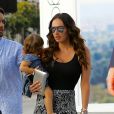 Les soeurs Tamara et Petra Ecclestone se promènent en famille avec leurs maris Jay Rutland et James Stunt et leurs enfants Lavinia et Sophia dans les rues de Beverly Hills, le 19 aout 2015