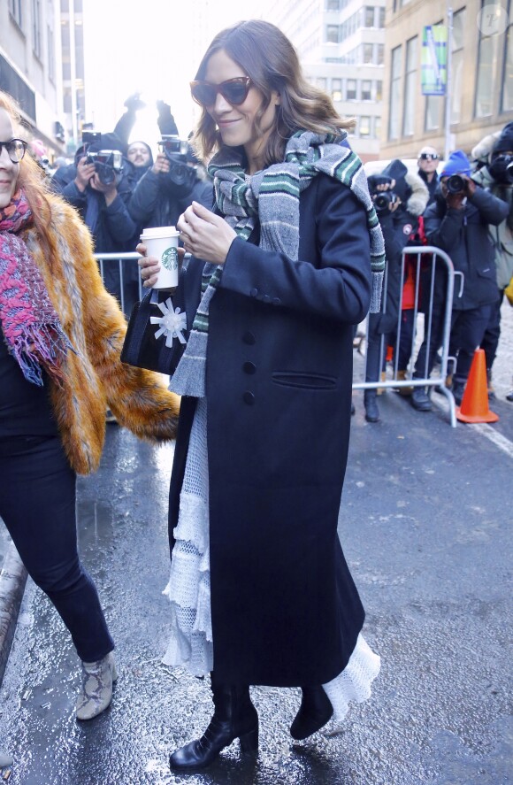 Alexa Chung - Défilé "Calvin Klein", collections prêt-à-porter et homme automne 2017, à la Fashion Week de New York. Le 10 février 2017.