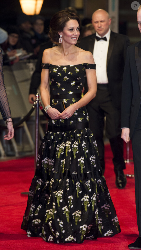 Kate Middleton arrive à la cérémonie des British Academy Film Awards (BAFTA) au Royal Albert Hall à Londres, le 12 février 2017.