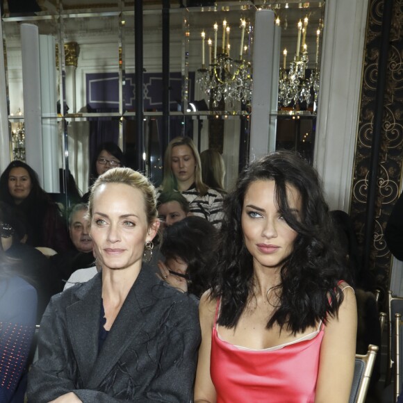 Liu Wen, Amber Valletta et Adriana Lima au défilé Jason Wu, collection automne-hiver 2017 à New York. Le 10 février 2017.