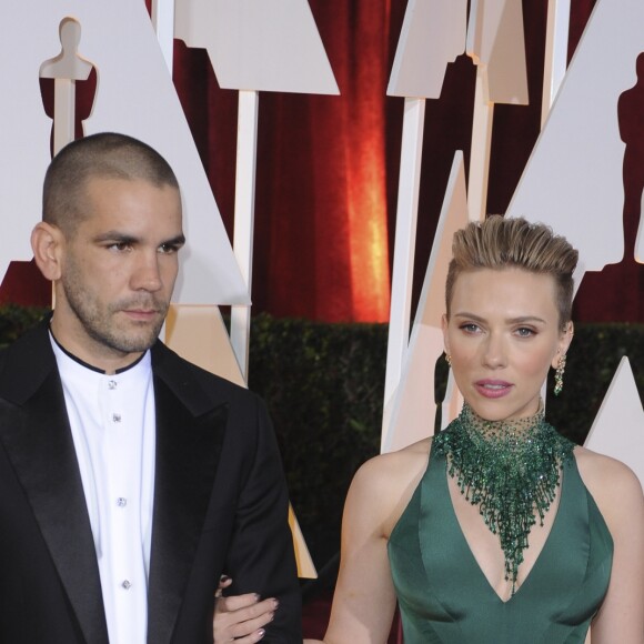 Scarlett Johansson et son mari Romain Dauriac - People à la 87ème cérémonie des Oscars à Hollywood, le 22 février 2015.
