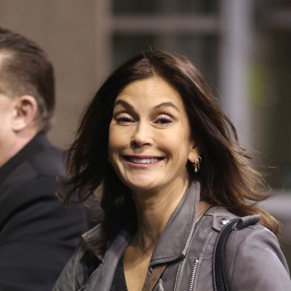Teri Hatcher arrivant à l'aéroport de Vancouver le 13 février 2017
