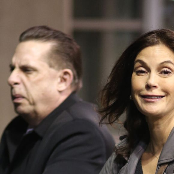 Teri Hatcher arrivant à l'aéroport de Vancouver le 13 février 2017
