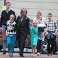  La reine Sofia d'Espagne à Washington en avril 2012 avec sa fille l'infante Cristina d'Espagne, son mari Iñaki Urdangarin et leurs enfants Pablo Nicolas, Irene, Miguel et Juan Valentin. 