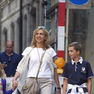 L'infante Cristina d'Espagne et son mari Inaki Urdangarin avec leurs enfants Juan Valentin, Pablo Nicolas, Miguel et Irene à Geneve en Suisse à la rentrée 2013.