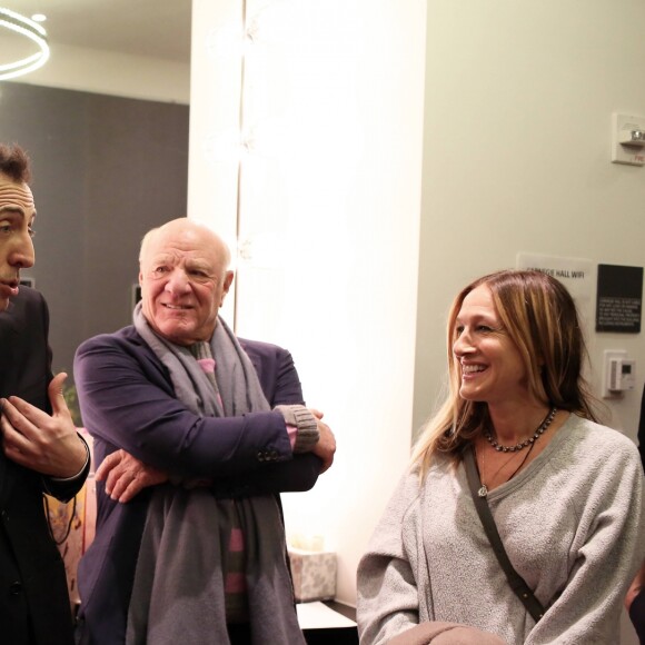 Exclusif - Gad Elmaleh, Barry Diller et Sarah Jessica Parker dans la loge après le spectacle de Gad Elmaleh "Oh My Gad" au "Carnegie Hall" à New York City, Etats-Unis, le 11 février 2017. © Domique Jacovides/Bestimage