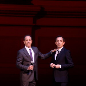 Exclusif - Jerry Seinfeld fait une apparition surprise sur la mythique scène du "Carnegie Hall" lors de la représentation du spectacle de Gad Elmaleh, intitulé "Oh My Gad", entièrement joué en anglais. New York, le 11 février 2017. © Dominique Jacovides/Bestimage