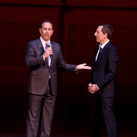 Exclusif - Jerry Seinfeld fait une apparition surprise sur la mythique scène du "Carnegie Hall" lors de la représentation du spectacle de Gad Elmaleh, intitulé "Oh My Gad", entièrement joué en anglais. New York, le 11 février 2017. © Dominique Jacovides/Bestimage