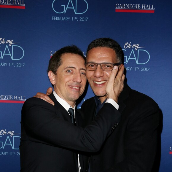 Exclusif - Gad Elmaleh avec Roschdy Zem lors du photocall du spectacle de Gad Elmaleh "Oh My Gad" au "Carnegie Hall" à New York, le 11 février 2017. © Dominique Jacovides/Bestimage