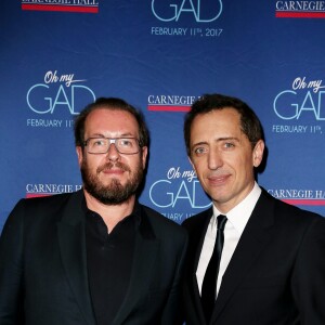 Exclusif - Gad Elmaleh avec son agent Laurent Grégoire lors du photocall du spectacle de Gad Elmaleh "Oh My Gad" au "Carnegie Hall" à New York, le 11 février 2017. © Dominique Jacovides/Bestimage