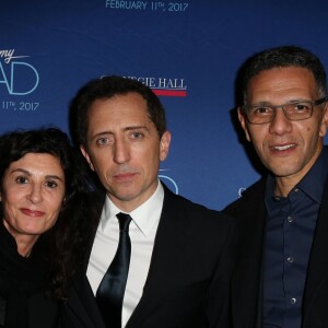 Exclusif - Gad Elmaleh avec Roschdy Zem et sa femme Nicole lors du photocall du spectacle de Gad Elmaleh "Oh My Gad" au "Carnegie Hall" à New York, le 11 février 2017. © Dominique Jacovides/Bestimage