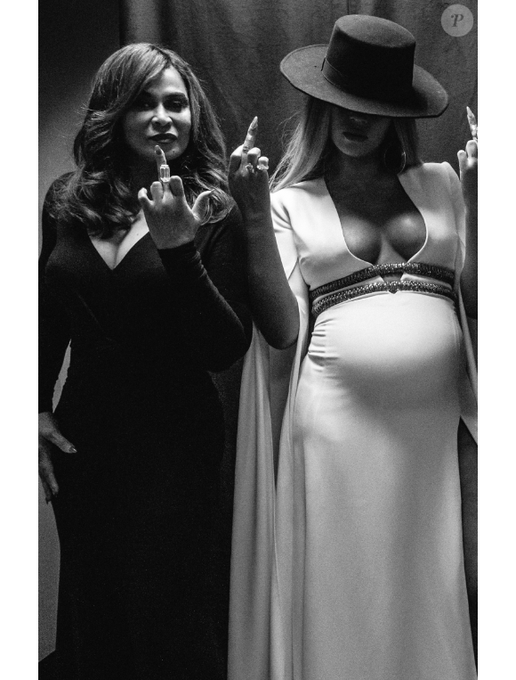 Beyoncé et sa maman Tina Knowles après la cérémonie des Grammy Awards, à Los Angeles, le 12 février 2017.