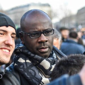 Lilian Thuram - Manifestation en marge de l'affaire Théo : 2 300 personnes ont manifesté à Paris pour dénoncer "les violences policières" place de la république le 18 février 2017. © Lionel Urman / Bestimage