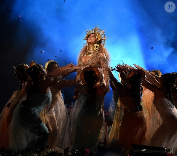 Beyoncé aux 59e Grammy Awards au Staples Center. Le 12 février 2017.