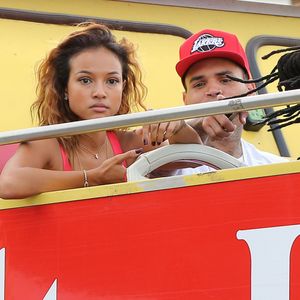 Chris Brown fait la promotion de son dernier album "X" accompagné de sa petite amie Karrueche Tran à Los Angeles le 16 septembre 2014. S