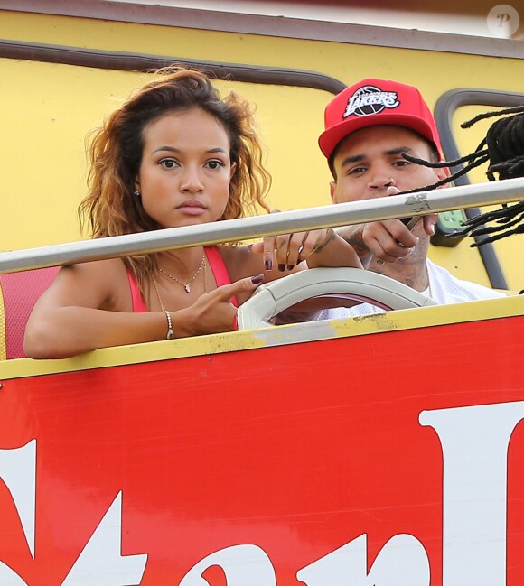 Chris Brown fait la promotion de son dernier album "X" accompagné de sa petite amie Karrueche Tran à Los Angeles le 16 septembre 2014. S