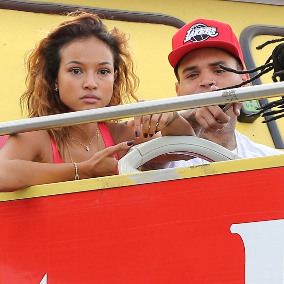 Chris Brown fait la promotion de son dernier album "X" accompagné de sa petite amie Karrueche Tran à Los Angeles le 16 septembre 2014. S