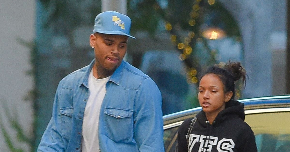 Chris Brown et sa petite amie Karrueche Tran lors d'une virée shopping à Los Angeles le 26 Chris Brown et sa petite amie Karrueche Tran lors d'une virée shopping à Los Angeles le 26