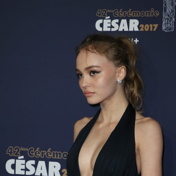 Lily-Rose Depp, nominée meilleur espoir féminin pour le film "La Danseuse" au photocall de la 42e cérémonie des César à la salle Pleyel à Paris le 24 février 2017. © Dominique Jacovides / Oliver Borde / Bestimage