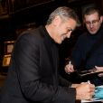 Semi-Exclusif - George Clooney et sa femme Amal Alamuddin (enceinte) sortent à minuit du restaurant Lapérouse à Paris le 25 février 2017