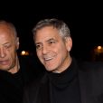 Semi-Exclusif - George Clooney et sa femme Amal Alamuddin (enceinte) sortent à minuit du restaurant Lapérouse à Paris le 25 février 2017