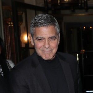 George Clooney et sa femme Amal Alamuddin (enceinte) quittent leur hôtel, L'Hôtel, pour aller dîner au restaurant Lapérouse à Paris. Le 25 février 2017