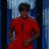 Viola Davis remporte l'Oscar de la meilleure actrice dans un second rôle pour Fences. Il lui a été remis par Mark Rylance - 26 février 2017