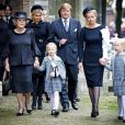  La princesse Beatrix des Pays-Bas et la princesse Mabel d'Orange-Nassau avec ses filles la comtesse Zaria et la comtesse Luana le 2 novembre 2013 à Delft lors de l'hommage solennel au prince Friso, mort le 12 août 2013. 