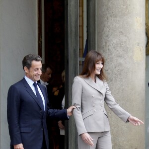 Nicolas Sarkozy et sa femme Carla Bruni-Sarkozy au palais de l'Elysée le 28 septembre 2010