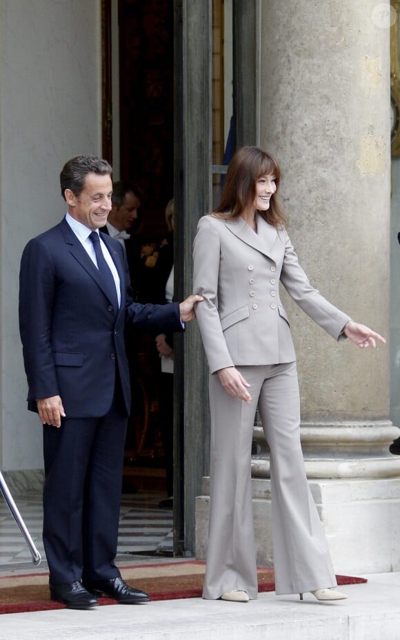 Nicolas Sarkozy et sa femme Carla Bruni-Sarkozy au palais de l'Elysée le 28 septembre 2010