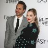 Thomas Sadoski et sa fiancée Amanda Seyfried, enceinte, à la première de "The Last Word" à Los Angeles, le 1er mars 2017.
