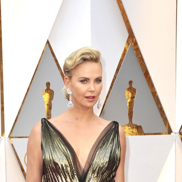 Charlize Theron en Dior à la soirée des Oscar 2017 au Dolby theater à Los Angeles le 26 février 2017. © Paul Fenton via ZUMA Wire / Bestimage