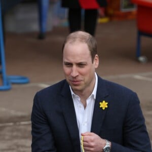 Le prince William, duc de Cambridge, effectuait le lancement du Skillforce Prince William Award à l'occasion d'une visite dans une école primaire du Pays de Galles à Abergavenny le 1er mars 2017.