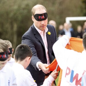 Le prince William, duc de Cambridge, effectuait le lancement du Skillforce Prince William Award à l'occasion d'une visite dans une école primaire du Pays de Galles à Abergavenny le 1er mars 2017.