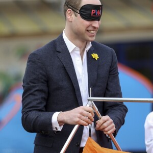 Le prince William, duc de Cambridge, effectuait le lancement du Skillforce Prince William Award à l'occasion d'une visite dans une école primaire du Pays de Galles à Abergavenny le 1er mars 2017.