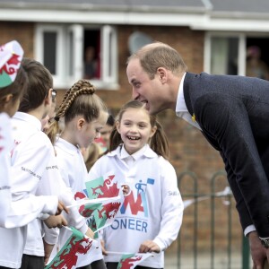 Le prince William, duc de Cambridge, effectuait le lancement du Skillforce Prince William Award à l'occasion d'une visite dans une école primaire du Pays de Galles à Abergavenny le 1er mars 2017.