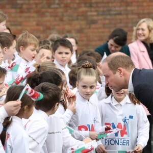 Le prince William, duc de Cambridge, effectuait le lancement du Skillforce Prince William Award à l'occasion d'une visite dans une école primaire du Pays de Galles à Abergavenny le 1er mars 2017.