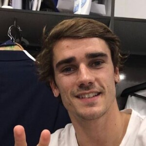 Antoine Griezmann annonce son nouveau contrat avec les produits capillaires "Head And Shoulders" sur Instagram le 1er mars 2017.