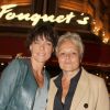 Exclusif - Muriel Robin et sa compagne Anne Le Nen au Fouquet's à Paris le 30 mai 2015.